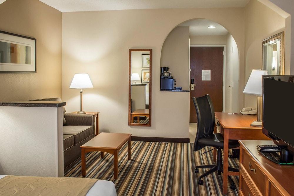 Comfort Suites Chesapeake - Norfolk Buitenkant foto