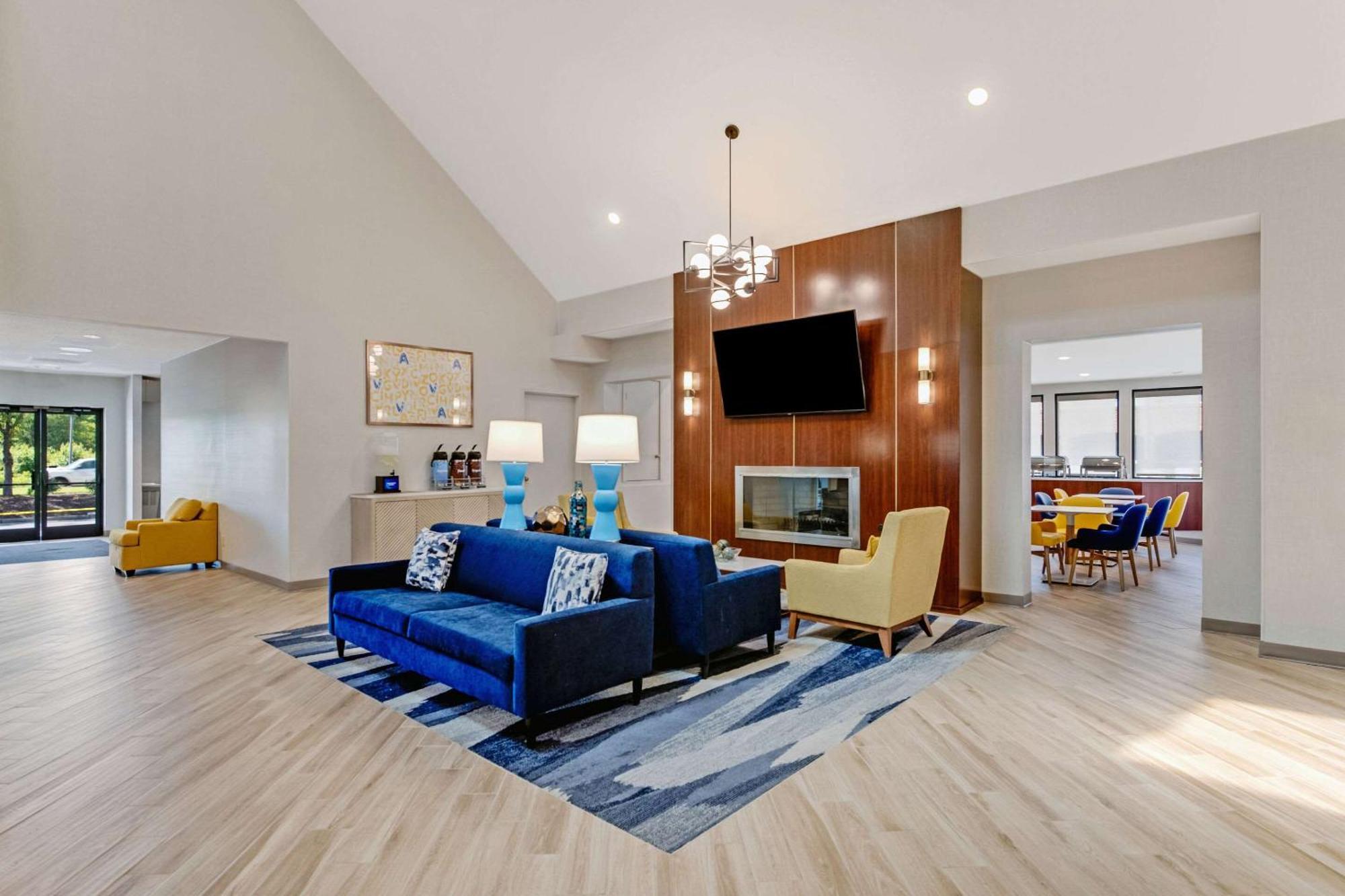 Comfort Suites Chesapeake - Norfolk Buitenkant foto
